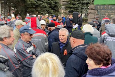 Сергей Пантелеев поздравил тружеников Кировского завода с наступающим Днем победы