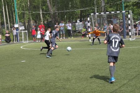 Свердловская область. Юношеский турнир по футболу при поддержке КПРФ