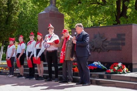 Подмосковные коммунисты: МК КПРФ принял в пионеры сотни новых мальчишек и девчонок