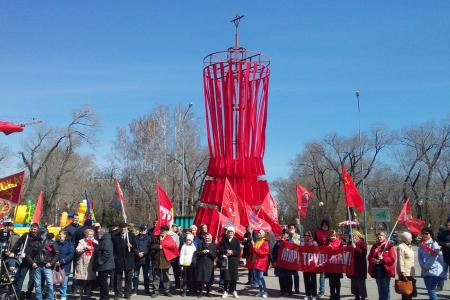 Красный первомай в Тюмени прошёл ярко и красочно