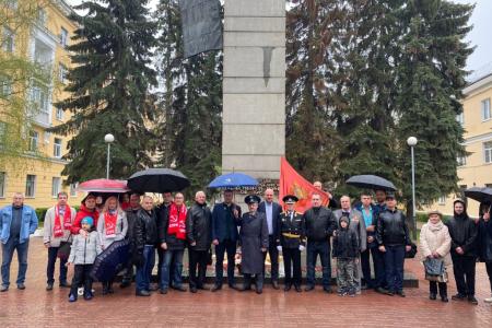 Подмосковные коммунисты отметили 9 мая по всему региону