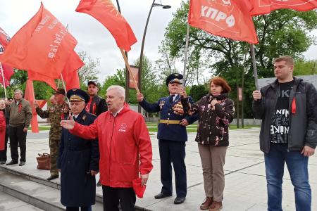 В Краснодаре активисты КПРФ и сторонники партии почтили память павших в годы войны