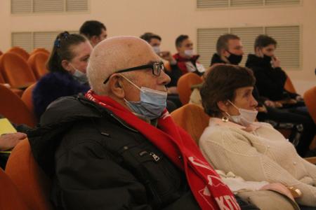 Псковские коммунисты провели памятный вечер к 100-летию Героя Советского Союза А.И. Петрова