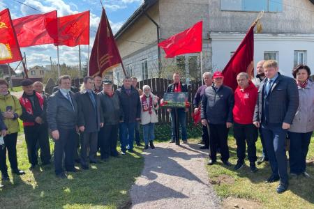 Подмосковные коммунисты отметили 9 мая по всему региону
