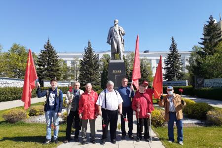 Праздничный автопробег и возложение цветов к Вечному огню в Самаре