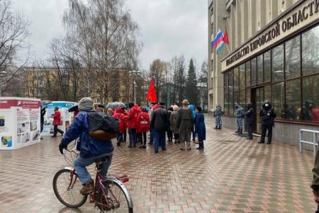 Прогулки по Кирову в честь Первого мая