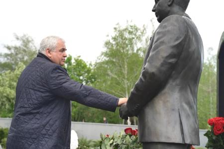 Рабочий визит Казбека Тайсаева, Александра Ющенко и делегации КПРФ на Донбасс