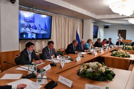 Фракция КПРФ в Госдуме провела «круглый стол» на тему: «Законодательное обеспечение подготовки коммерческих пилотов в России»