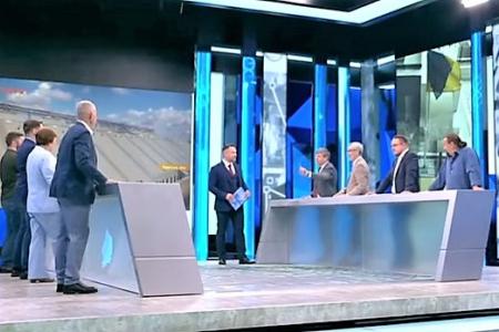 Дмитрий Новиков: «Олигархическое меньшинство Украины пытается сохранить власть»