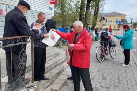 Брянские коммунисты и комсомольцы провели агитрейд в Климовском районе