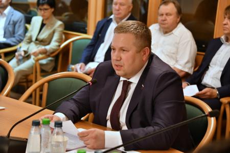 Фракция КПРФ в Госдуме провела «круглый стол» на тему: «Законодательное обеспечение подготовки коммерческих пилотов в России»