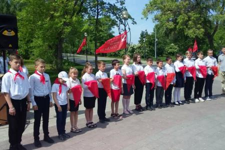 В Тюмени состоялась торжественная линейка, посвященная Дню Пионерии
