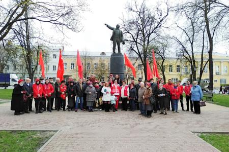 Калуга. Первомай шагает по планете