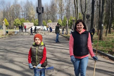Ивановские коммунисты провели субботник на мемориале «Красная талка»