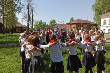 Архангельская область. Ещё двадцать школьников Сольвычегодска стали пионерами