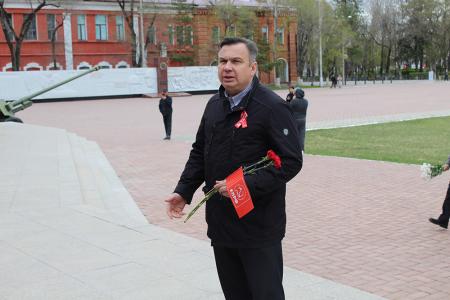 Коммунисты Благовещенска возложили цветы к Вечному Огню по случаю 76-й годовщины Великой Победы