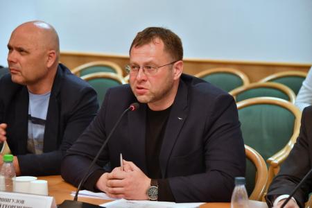 Фракция КПРФ в Госдуме провела «круглый стол» на тему: «Законодательное обеспечение подготовки коммерческих пилотов в России»