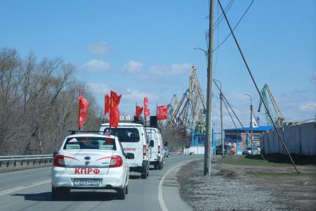 В Омске прошел автопробег в честь 1 мая