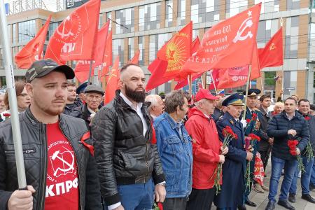 В Краснодаре активисты КПРФ и сторонники партии почтили память павших в годы войны