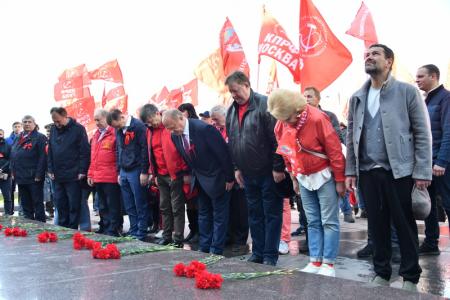 Г.А. Зюганов: Солидарность трудящихся сильнее всех танков, полицейских, сыщиков и предателей в мире!