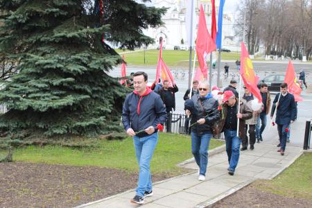 Владимирские коммунисты отметили Первомай Ленинским автопробегом