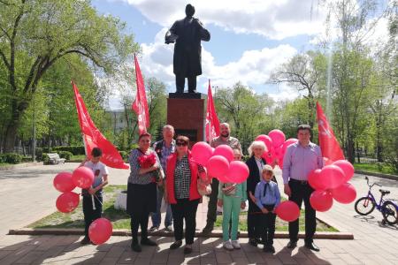 Праздничный автопробег и возложение цветов к Вечному огню в Самаре