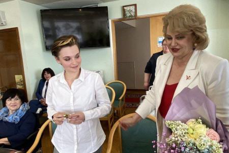 Нина Останина наградила лучших педагогов ЦАО Москвы Орденом «Надежда»