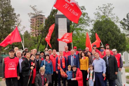 Дагестан. Коммунисты приняли участие в праздничных мероприятиях в День Победы