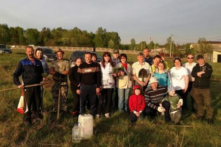 Алтайский край. Коммунисты проводят акцию "Кедр в каждый двор"