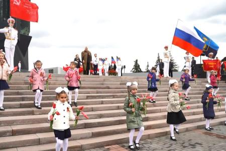 Рабочий визит Казбека Тайсаева, Александра Ющенко и делегации КПРФ на Донбасс