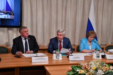 Фракция КПРФ в Госдуме провела «круглый стол» на тему: «Законодательное обеспечение подготовки коммерческих пилотов в России»