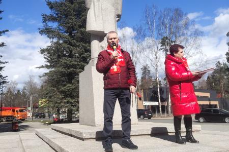 Ленинградская область. Сергей Пантелеев возглавил колонну торжественного первомайского шествия