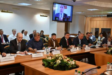 Фракция КПРФ в Госдуме провела «круглый стол» на тему: «Законодательное обеспечение подготовки коммерческих пилотов в России»