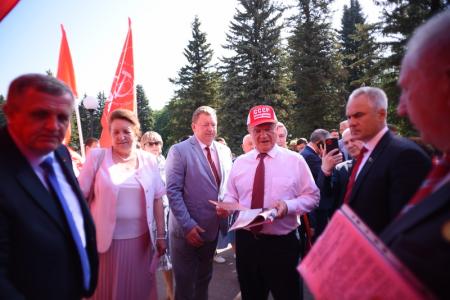 Состоялось открытие второго этапа XVIII съезда КПРФ