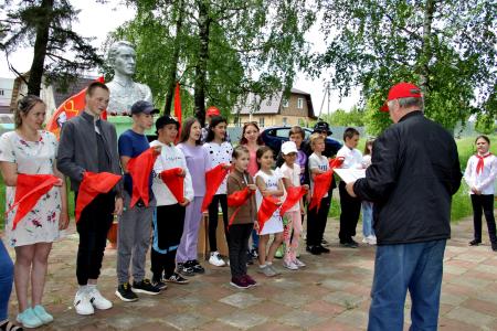 Приём в пионеры и октябрята прошел в поселке Мирный Серпуховского городского округа Московской области