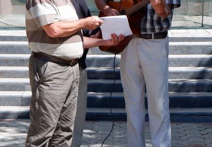 Астраханские коммунисты приняли участие в праздновании дня русского языка