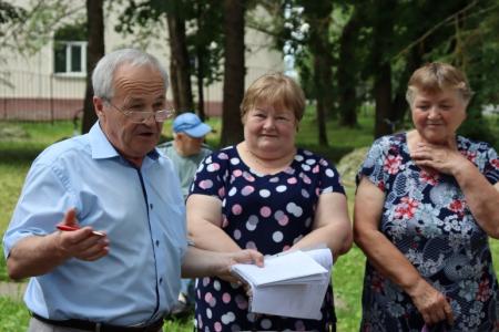 Ярославская область. Депутаты от КПРФ Александр Воробьев и Елена Кузнецова провели серию встреч с жителями Первомайского района