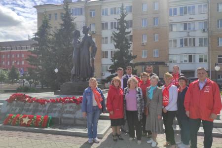 Тюменские коммунисты почтили память павших в годы войны