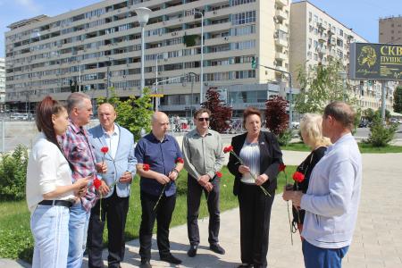 Волгоградские коммунисты и "Русский лад" провели мероприятия в честь дня русского языка