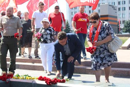 Самарские коммунисты почтили память жертв Великой Отечественной войны