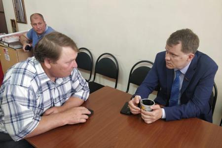 Рязанская область. Лидер местных коммунистов Денис Сидоров с рабочим визитом посетил город Сасово и выступил в защиту школы в Рязани
