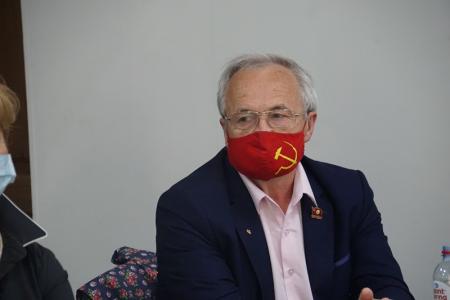 Ярославская область. Александр Воробьев вручил подарки детям  и наградил лучших социальных работников