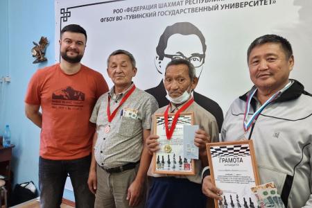 Тувинская Народная Республика. При поддержке КПРФ проведены шахматный и футбольный турниры