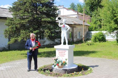 В Ярославле открыт памятник пионерам