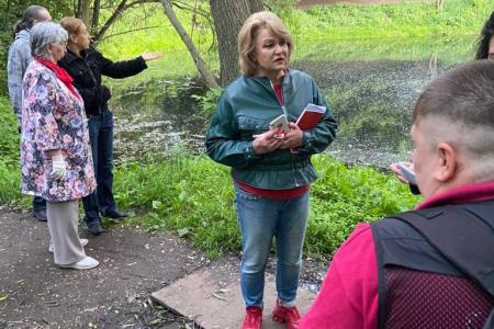 Москва. Лидер ВЖС «Надежда России» Нина Останина  провела встречу с жителями района Лефортово