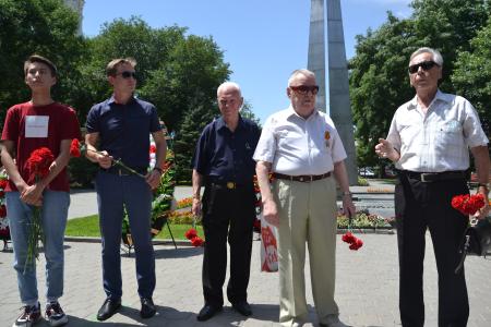 Астраханские коммунисты приняли участие в мероприятии, посвящённом Дню памяти и скорби