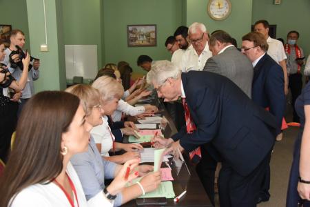 Состоялось открытие второго этапа XVIII съезда КПРФ