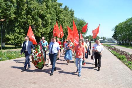 Нижегородские коммунисты почтили память павших в Великой Отечественной войне