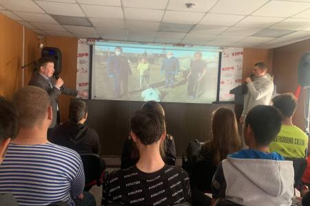 Комсомол Тувы: Идти в ногу со временем