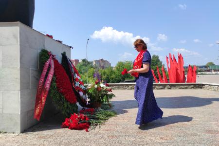 Возложения цветов в Перми